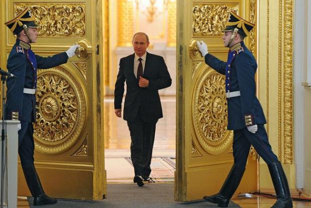В Путіна більше грошей, ніж він колись зможе витратити. Фото: PolitRussia.com.