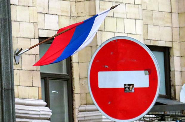 Дарма росіяни сподіваються, що санкції скасують. Ілюстрація: РБК.