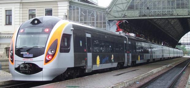 "Укрзалізниця" дуже дорого вирішила модернізувати вагони. Ілюстрація: zbk.org.ua.