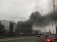 Горить Москва: У столиці РФ потужна пожежа, небо стало чорним (фото, відео)