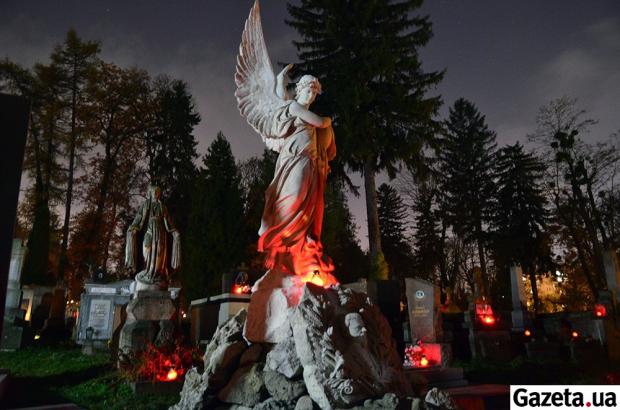 Українці та поляки вшанували пам'ять загиблих воїнів. Фото: gazeta.ua.