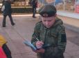 Їх вчать вбивати! - Мережу обурили фото дітей у Криму