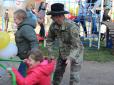 Військові США активно допомагають українським дітям на Львівщині (відео)