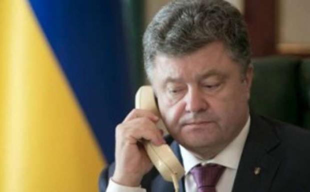 Петро Порошенко розмовляв з митрополитом Онуфрієм по телефону. Ілюстрація:Погляд