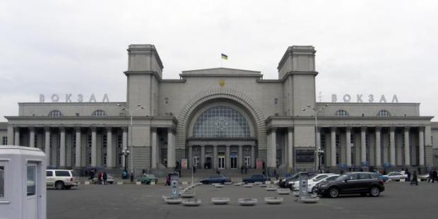 Залізничний вокзал у Дніпрі. Фото: Wikimapia.