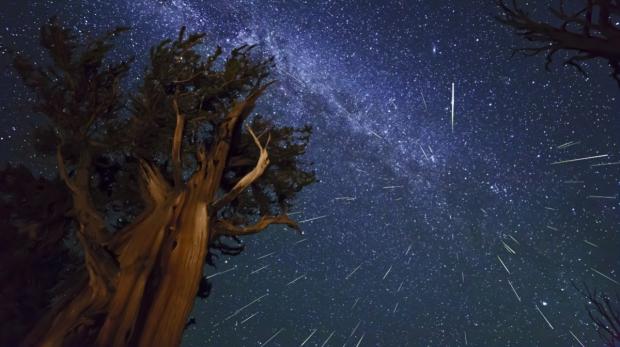 Леоніди здатні генерувати сотні метеорів на годину, в тому числі і вогняні кулі. Фото: 3tags.org.