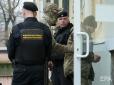 Скрепи огидні, однак послідовні: Окупанти арештували поранених українських військовополонених моряків