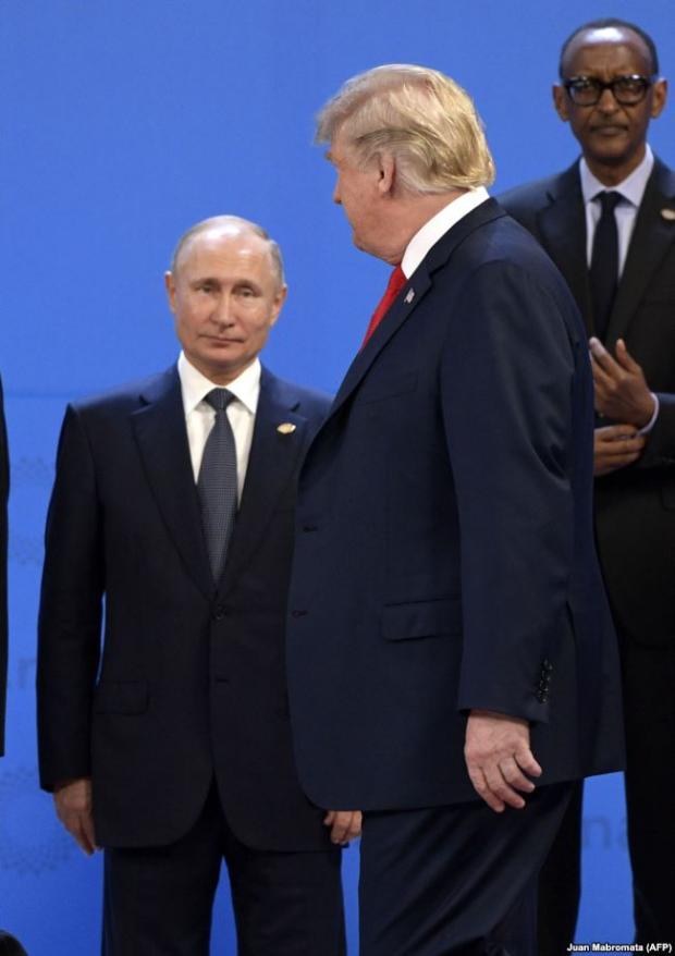 Трамп показав Путіну, хто головніший. Фото: AFP.