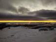 У мережі показали дивовижний схід сонця в зимових Карпатах