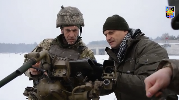 Українські військові у Навчальному центрі Десна. Фото: скріншот з відео.
