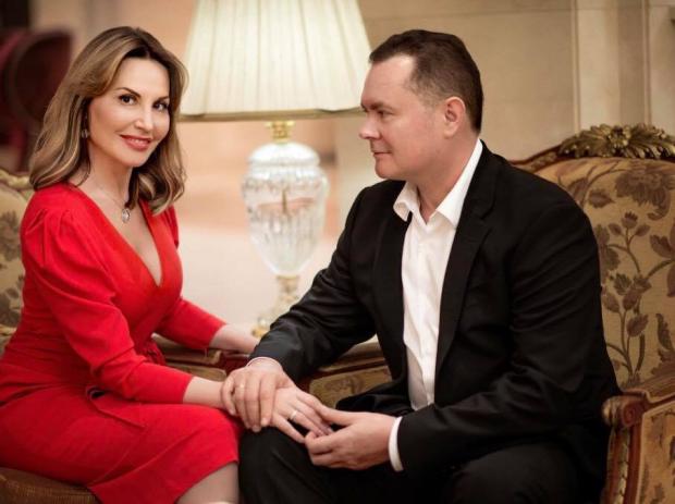 Народний депутат від фракції "Самопоміч" Ірина Сисоєнко одружилась у квітні. Через робочий графік весільна сукня була червоною Фото: Facebook