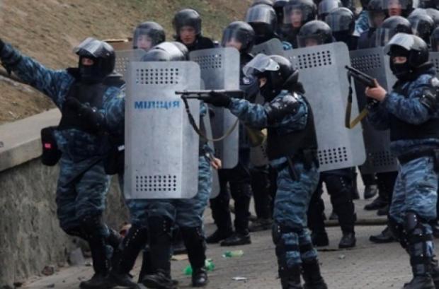 Беркутівці на Майдані. Фото: Дзеркало тижня.