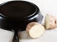 Корисні поради: Як за допомогою звичайної картоплі видалити іржу з чавунної сковороди