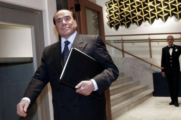 Берлусконі зробив свій вибір? Ілюстрація: соцмережі.