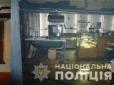 Невідомі підпалили кафе з відвідувачами в центрі Дніпра (відео)