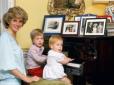 У мережі показали рідкісне фото принцеси Діани з синами і безхатченками