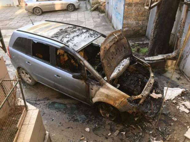 Одеському історику спалили авто. Фото: Фейсбук.