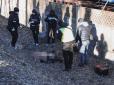 Гола і ... мертва: У Києві біля станції метро знайшли вбитою жінку (фото, відео)