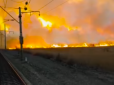 Армагеддон: На Росії потяг ледь прорвався крізь стіну диму (відео)