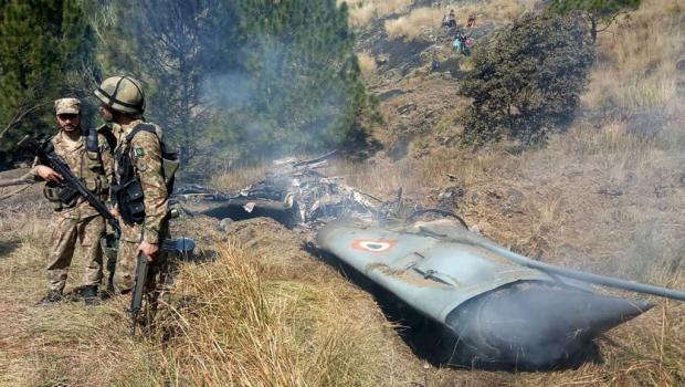 Пакистан повернув Індії збитого льотчика. Фото: соцмережі.