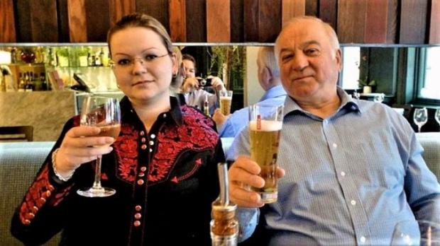 Кремль намагається уникнути відповідальності за отруєння Скрипалів. Фото: соцмережі.