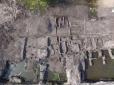 У центрі Києва археологи розкопали стародавню вулицю (фото)