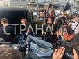 Помістили в спеціальне авто: Нові фото і відео із місця загибелі Тимчука