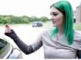 Діджиталізація тіла: Жінка імплантувала собі в руку ключ від Tesla