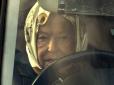 Монарші розваги: Як 93-річна королева Британії на джипі ганяє (фото)
