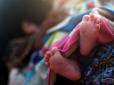 У сміттєвому баку на столичній Солом'янці виявили мертве немовля