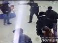 Серед білого дня: У Кременчуці біля зупинки застрелили чоловіка (фото, відео)