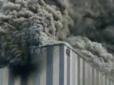 Загинули люди: У Китаї горіла будівля Huawei (фото, відео)