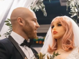 Щось пішло не так: Бодібілдер родом з України одружився із секс-лялькою (фото, відео)