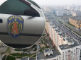 На донецьких номерах: У Києві помітили автомобіль з емблемою спецпідрозділу ФСБ Росії (фото)