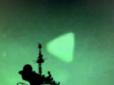 Загадкові вогні у формі трикутника: Над американським ракетним есмінцем помітили НЛО (відео)