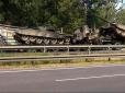 Карма зробленого в Росії? У Польщі, під час транспортування, згоріло два танки Т-72