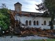 Зірвані дахи, проблеми з газом, повалені дерева: Кам'янець-Подільський накрив потужний буревій (фото, відео)