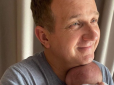 Щасливий Горбунов з новонародженим сином на грудях замилував фото - фанати у захваті