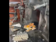 На Кіровоградщині машиністи смажили яєчню на лопаті... прямо в топці локомотива (відео)