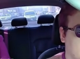 Нехай ходить пішки: У Києві таксист висадив жінку, яка зізналася, що ненавидить українську (відео)