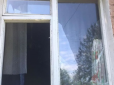 Страшна трагедія: У Луцьку з вікна викинулася мама дівчинки, яка померла від отруєння каштанами