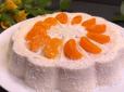 Неймовірна смакота: Рецепт ніжного сирного тортика з мандаринами без випікання (відео)