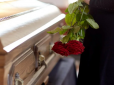 Погрожували забрати тіло з кладовища: У Києві працівники ритуального бюро шантажували родичів покійника