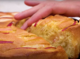 Найпростіший і смачний рецепт шарлотки з яблуками - пиріг тане в роті, а готується дуже швидко