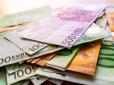 Українцям радять запасатися не лише доларами: Експерти розповіли, як підготуватися до нового стрибка валюти