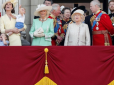 Новий скандал у королівській родині. Прогнали з балкона: Королева відмовилася від спільного фото з Гаррі та Меган на свій ювілей