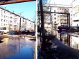 Серед смороду та нечистот: У РФ для ветеранів влаштували концерт на затопленій вулиці (відео)