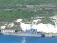 Великі плями на лівому борту: У Севастополі помітили російський великий десантний корабель із ознаками пошкодження