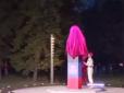 Виглядає так собі: В ОРДО відкрили пам'ятник убитому Захарченку, який привезли із Москви (фото)