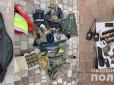 Постійно змінював житло та автівки: У Києві впіймали громадянина РФ зі значним арсеналом зброї (фото)